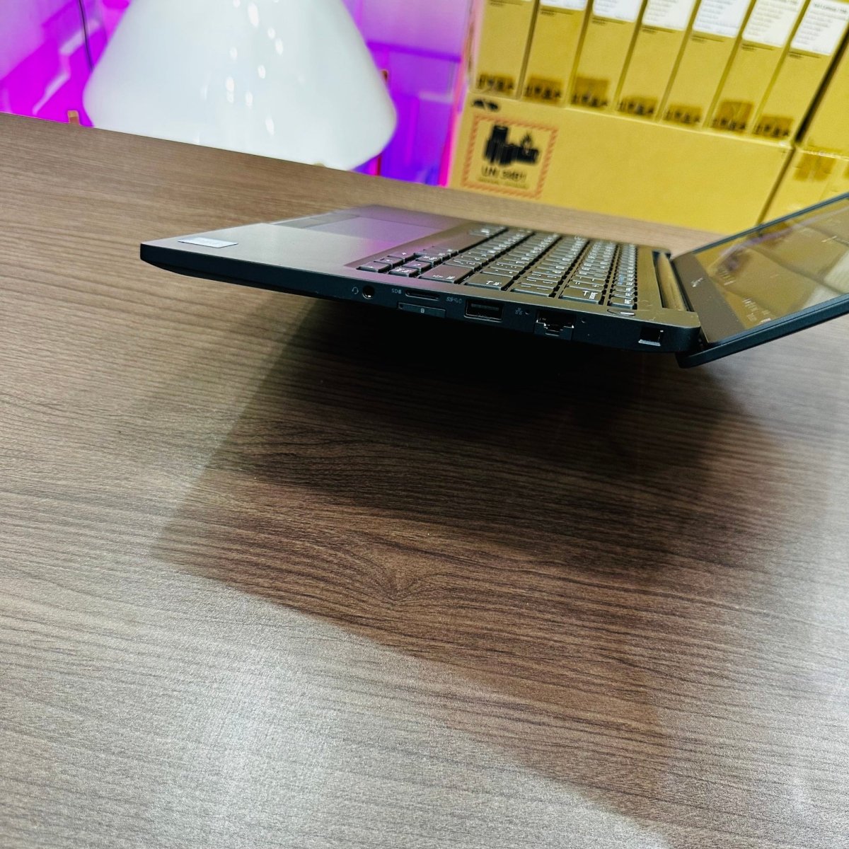 Dell Latitude 7290 - 8th Gen. Intel Core i7 - 256GB SSD - 16GB RAM - Keyboard Light
