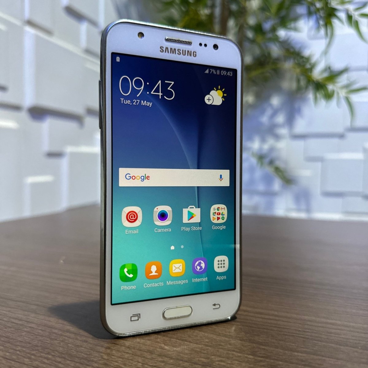 8GB Samsung Galaxy J5 (2015)