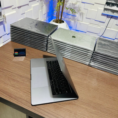 16 - inch Apple MacBook Pro 2019 - Intel Core i9 - 512GB SSD - 32GB RAM - 4GB Dedicated Graphics - Touch ID - Touch Bar - Keyboard Light