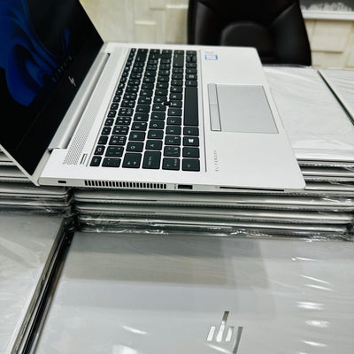 HP EliteBook 840 G5 - 7th Gen. Intel Core i5 - 256GB SSD - 8GB RAM - Keypad Light