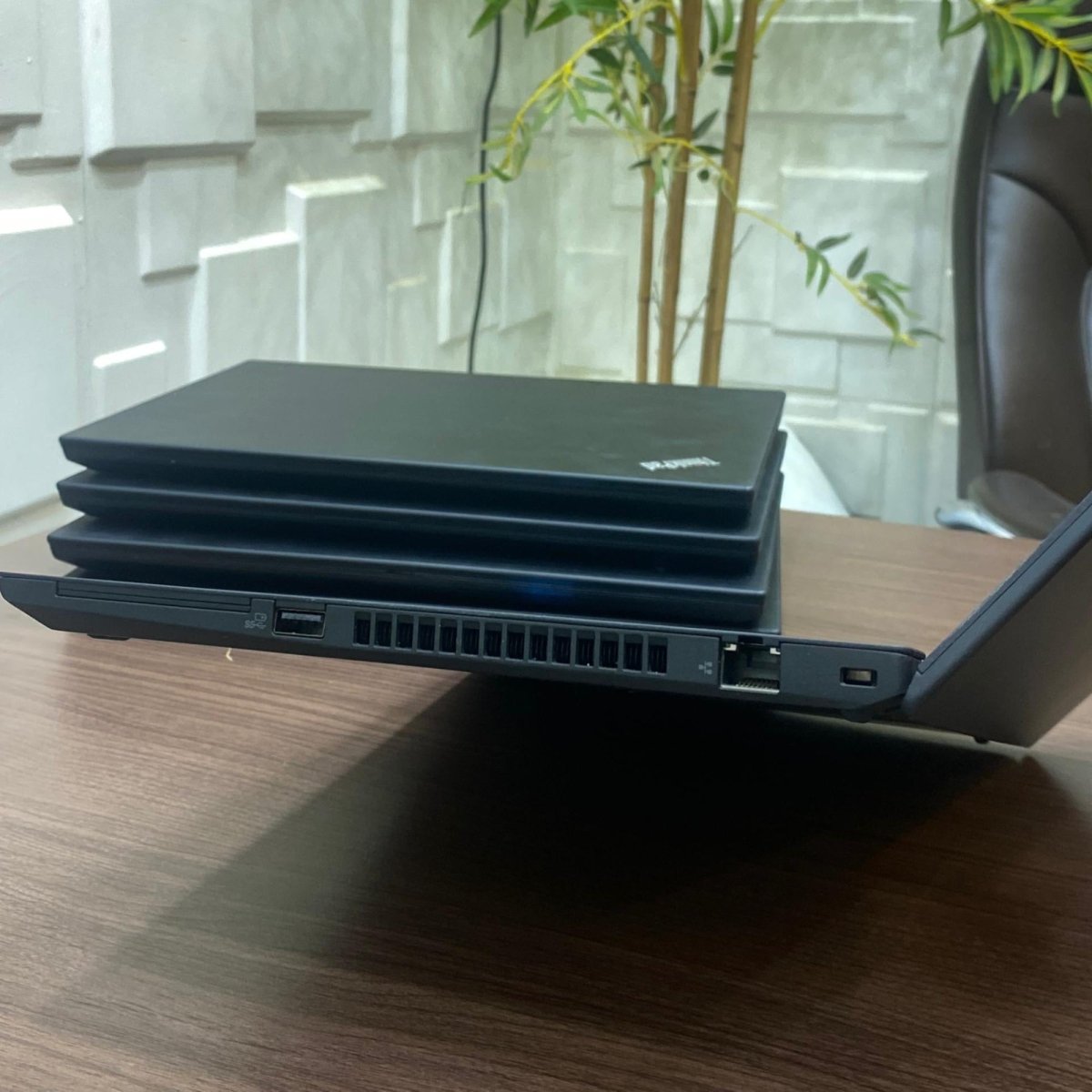 Lenovo ThinkPad T14 Gen 2 - 11th Gen Intel Core i5 - 256GB SSD - 16GB RAM - Keyboard Light