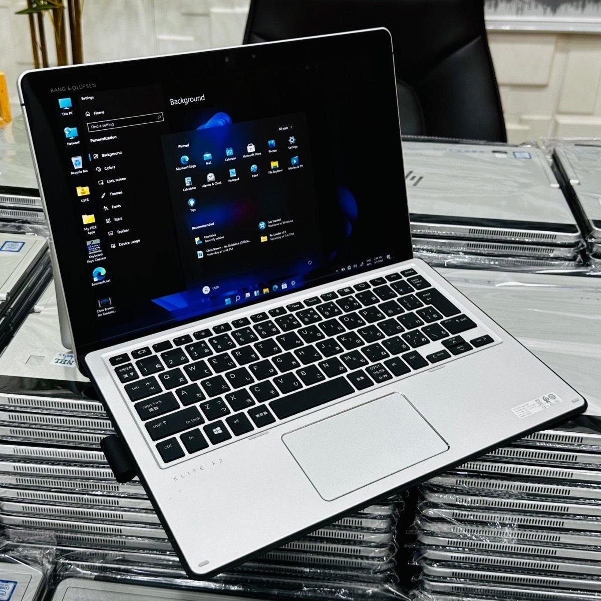 HP Elite x2 1012 G2 - 7th Gen. Intel Core i5 - 256GB SSD - 16GB RAM - Keypad Light - Touchscreen - Face ID