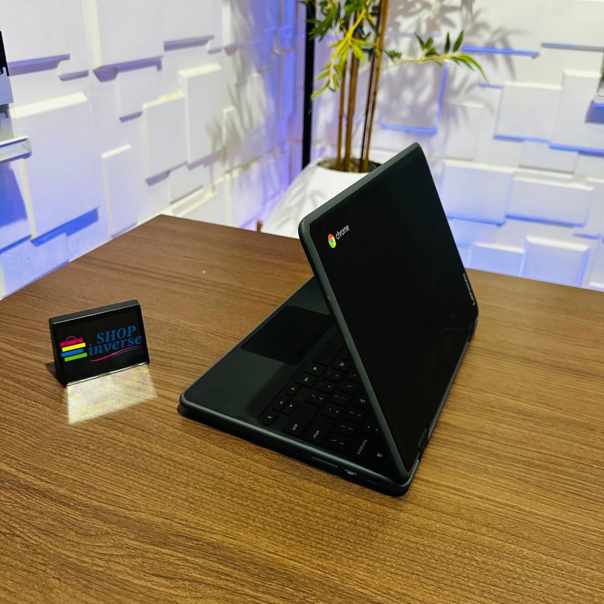 Lenovo Chromebook 300e x360 - MediaTek mt8173 - 32GB eMMC - 4GB RAM - Touchscreen
