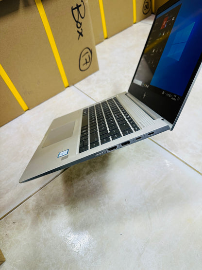 HP EliteBook 1040 G4 - 7th Gen. Intel Core i5 - 256GB SSD - 8GB RAM - Keyboard Light - HDMI - Face ID