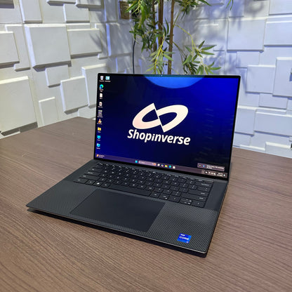 Dell XPS 17 9700 - 10th Gen Intel Core i9 - 512GB SSD - 16GB RAM - 6GB Nvidia GeForce RTX 2060 - Keyboard Light - 4K Display - Touchscreen - (Tiny line on screen)