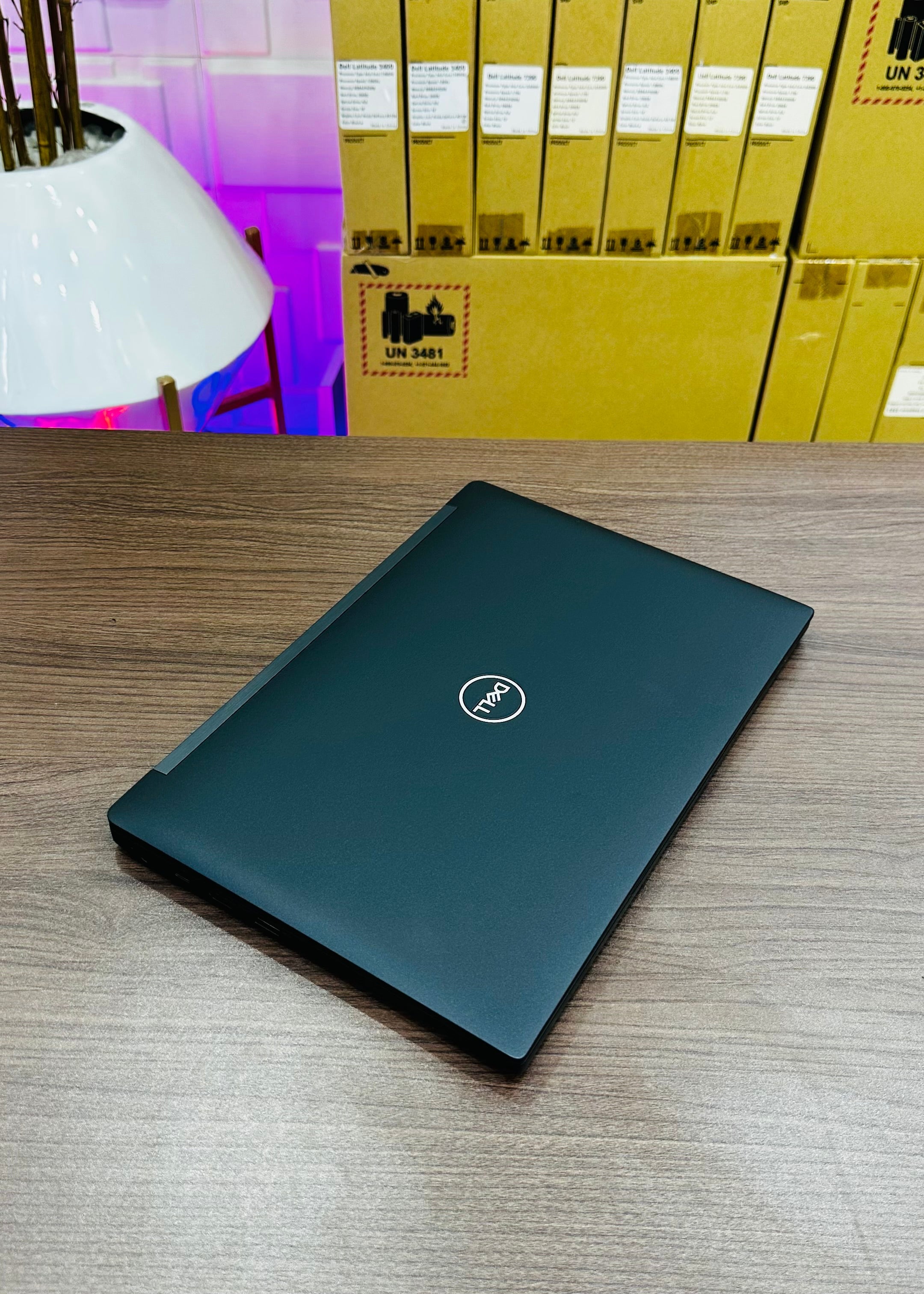 Dell Latitude 7380 - 7th Gen. Intel Core i5 - 256GB SSD - 8GB RAM - Keyboard Light