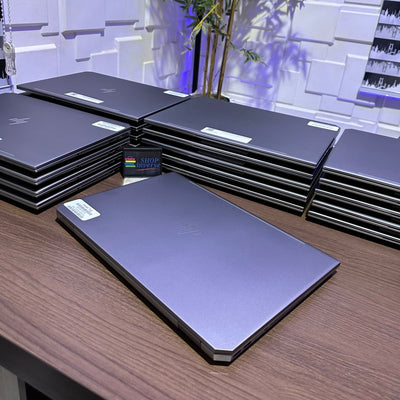 HP zBook Studio G5 - 8th Intel Core i7 - 512GB SSD - 16GB RAM - 4GB Nvidia Quadro - keyboard Light