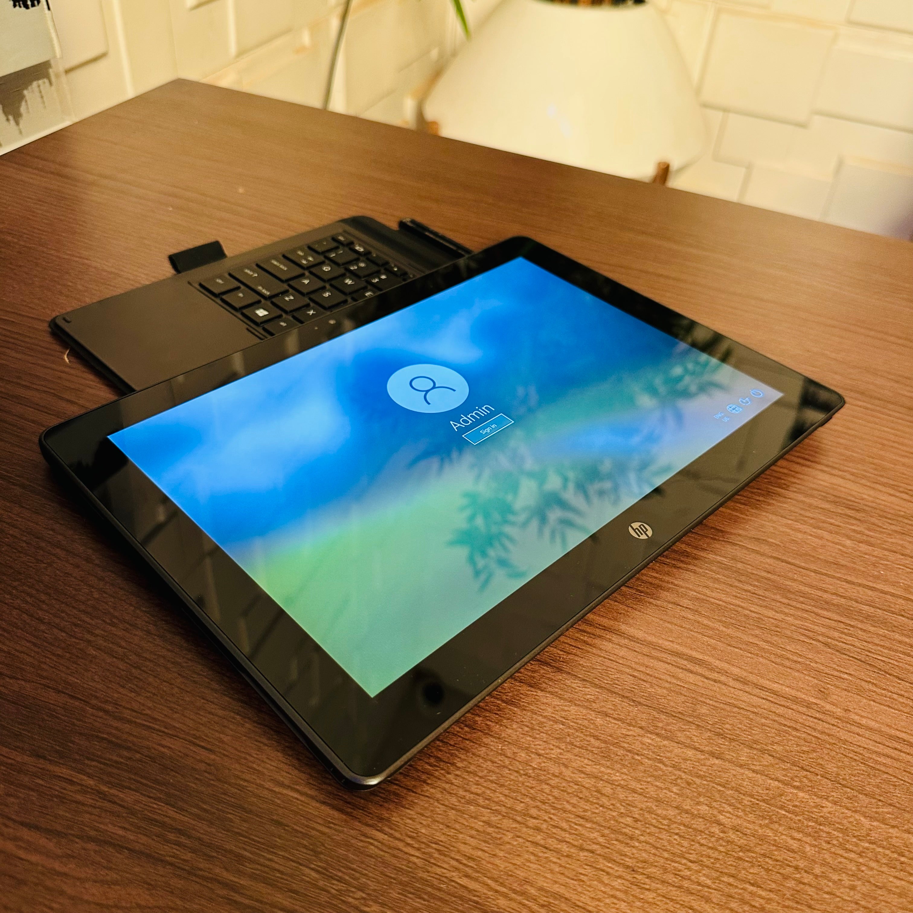 HP Pro x2 612 G2 | Intel Core i5 | 8GB RAM | 256GB SSD | Touchscreen | Backlit Keyboard