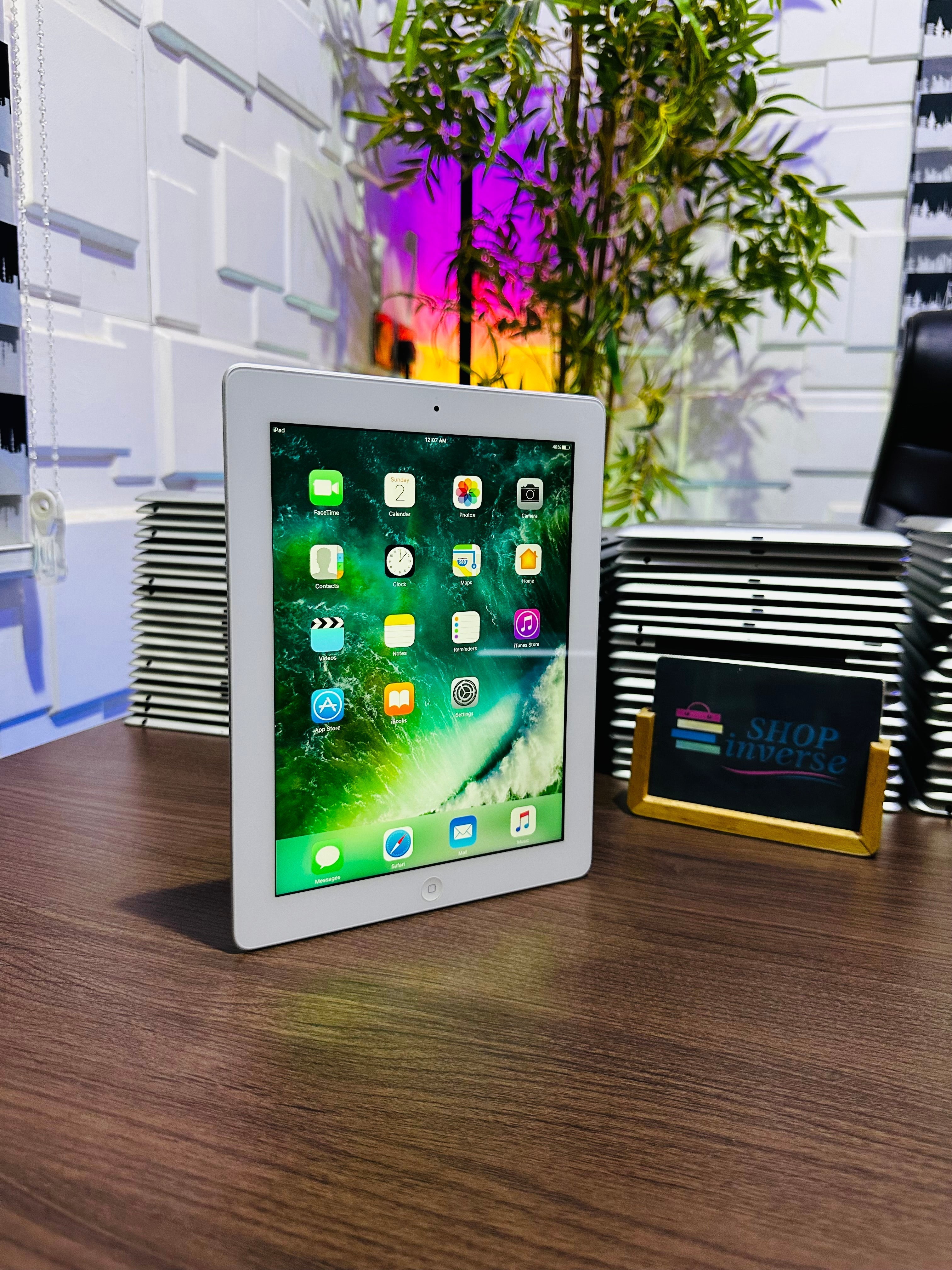 64GB Apple iPad 3rd Generation - WiFi + SIM - White – SHOPINVERSE