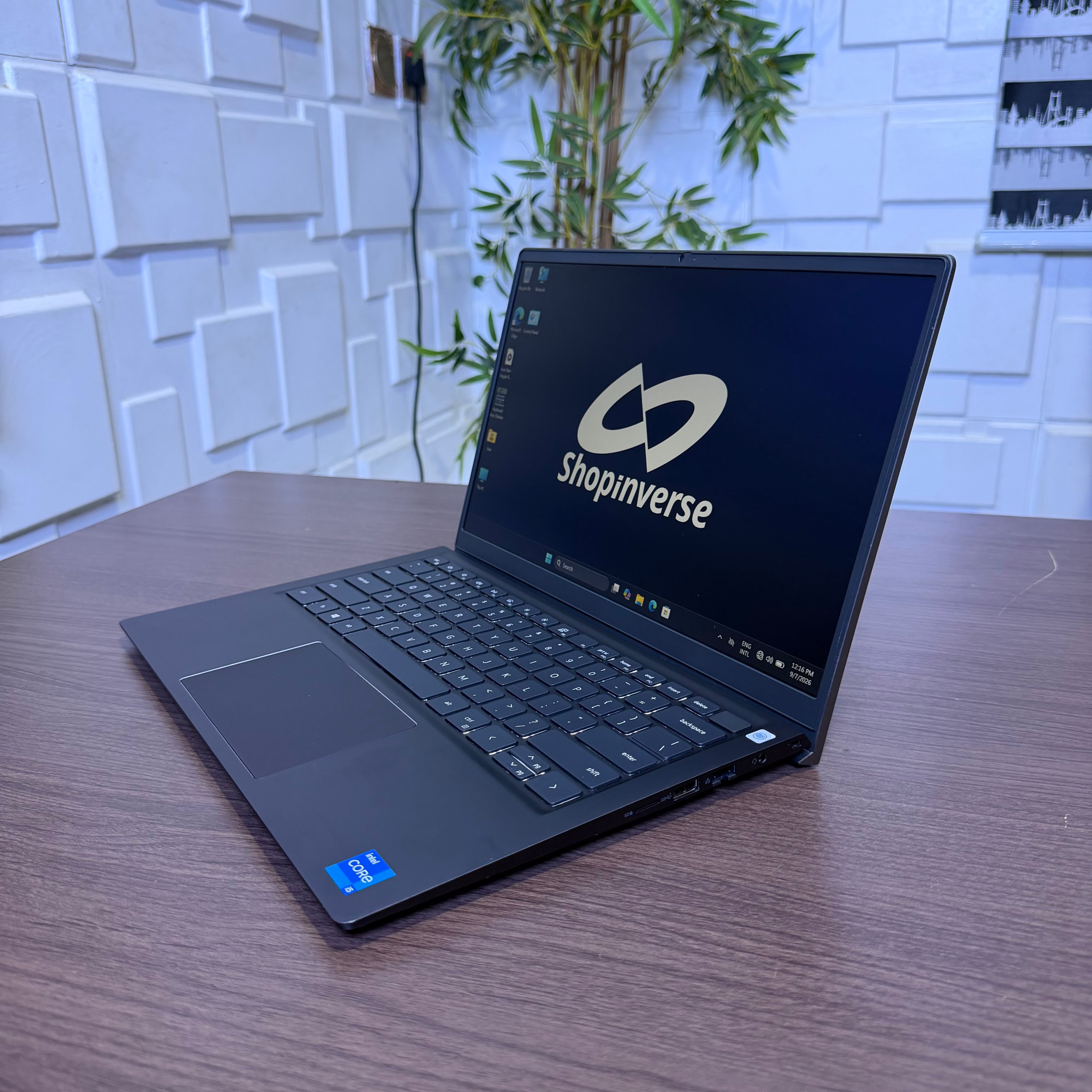 Dell Vostro 14 5410 | 11th Gen Core i5 | 8GB RAM | 256GB SSD | Full HD | Backlit Keyboard