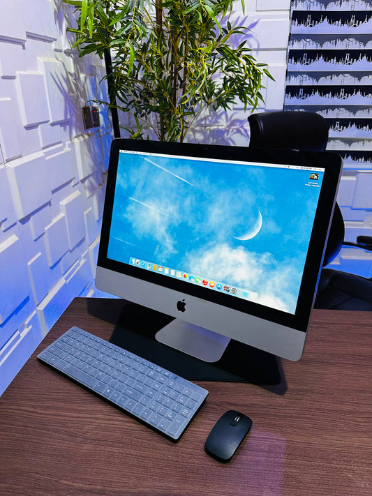 Apple iMac Pro 2009 21.5-inch - Intel Core 2 Duo - 500GB HDD - 4B RAM - (Tiny crack on glass)