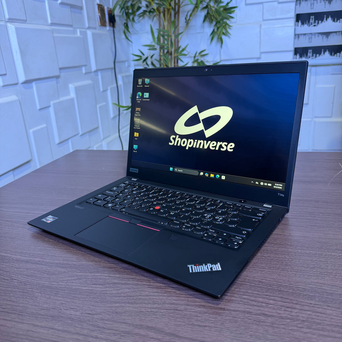 Lenovo ThinkPad T14s | AMD Ryzen 5 PRO | 16GB RAM | 256GB SSD | Full HD Touchscreen | Backlit Keyboard