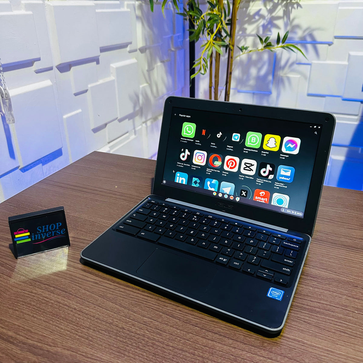 ASUS Chromebook C204M | Intel Celeron N3060 | 4GB RAM | 16GB eMMC | Minor Scratch
