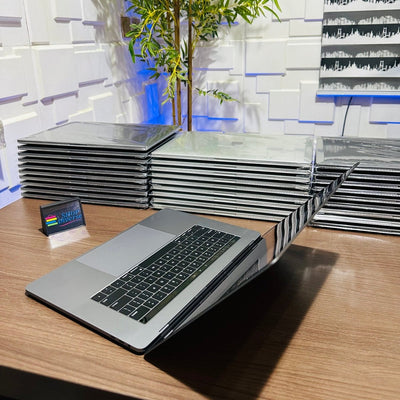 16 - inch Apple MacBook Pro 2019 - Intel Core i9 - 512GB SSD - 32GB RAM - 4GB Dedicated Graphics - Touch ID - Touch Bar - Keyboard Light