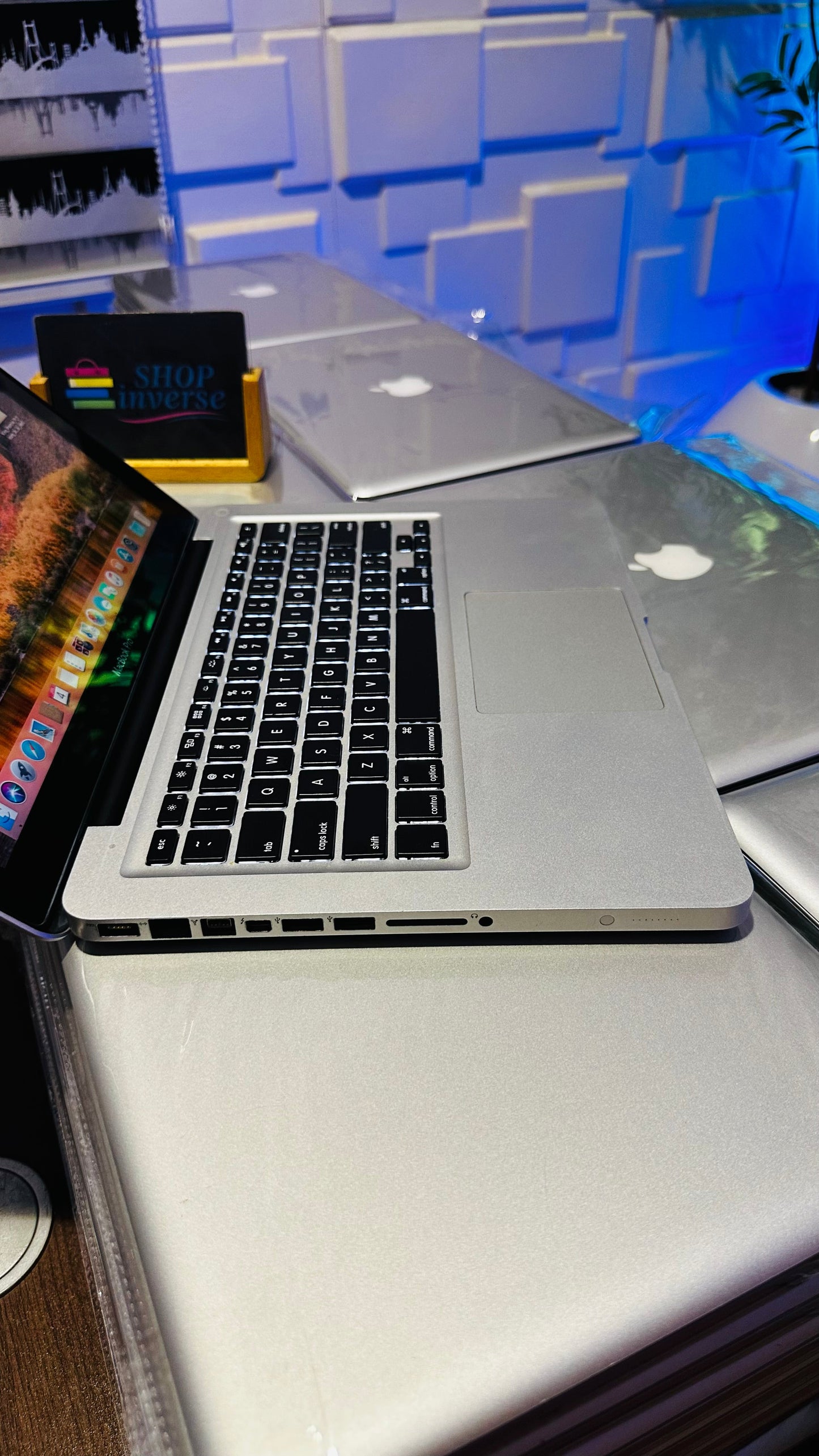 13.3 inches Apple MacBook Pro 2011 - Intel Core i5 - 500GB HDD - 4GB RAM - Keypad Light