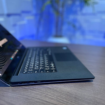 Dell Precision 5540 - 9th Gen. Intel Core i7 - 512GB SSD - 32GB RAM - 4GB Nvidia Quadro - Keyboard Light