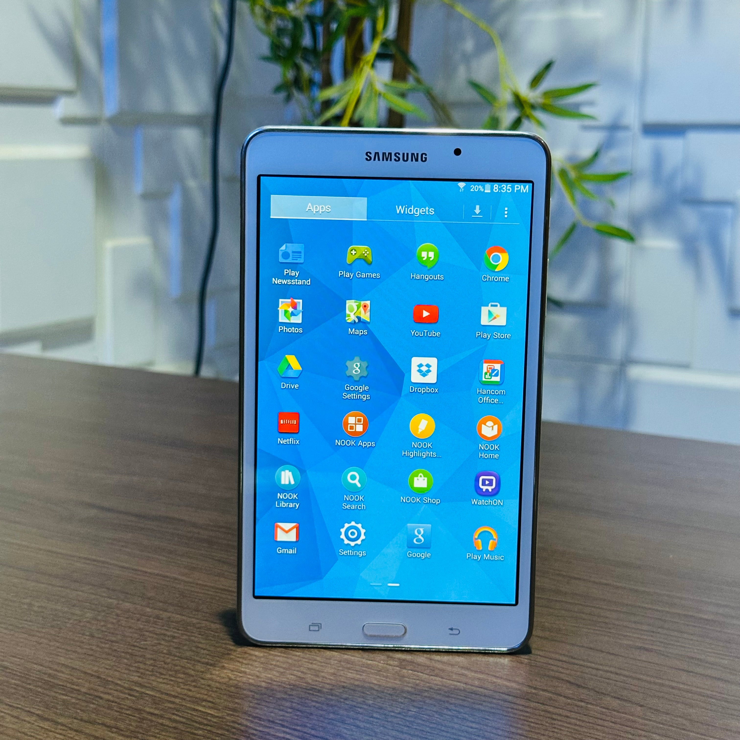 8GB Samsung Galaxy Tab 4 - White