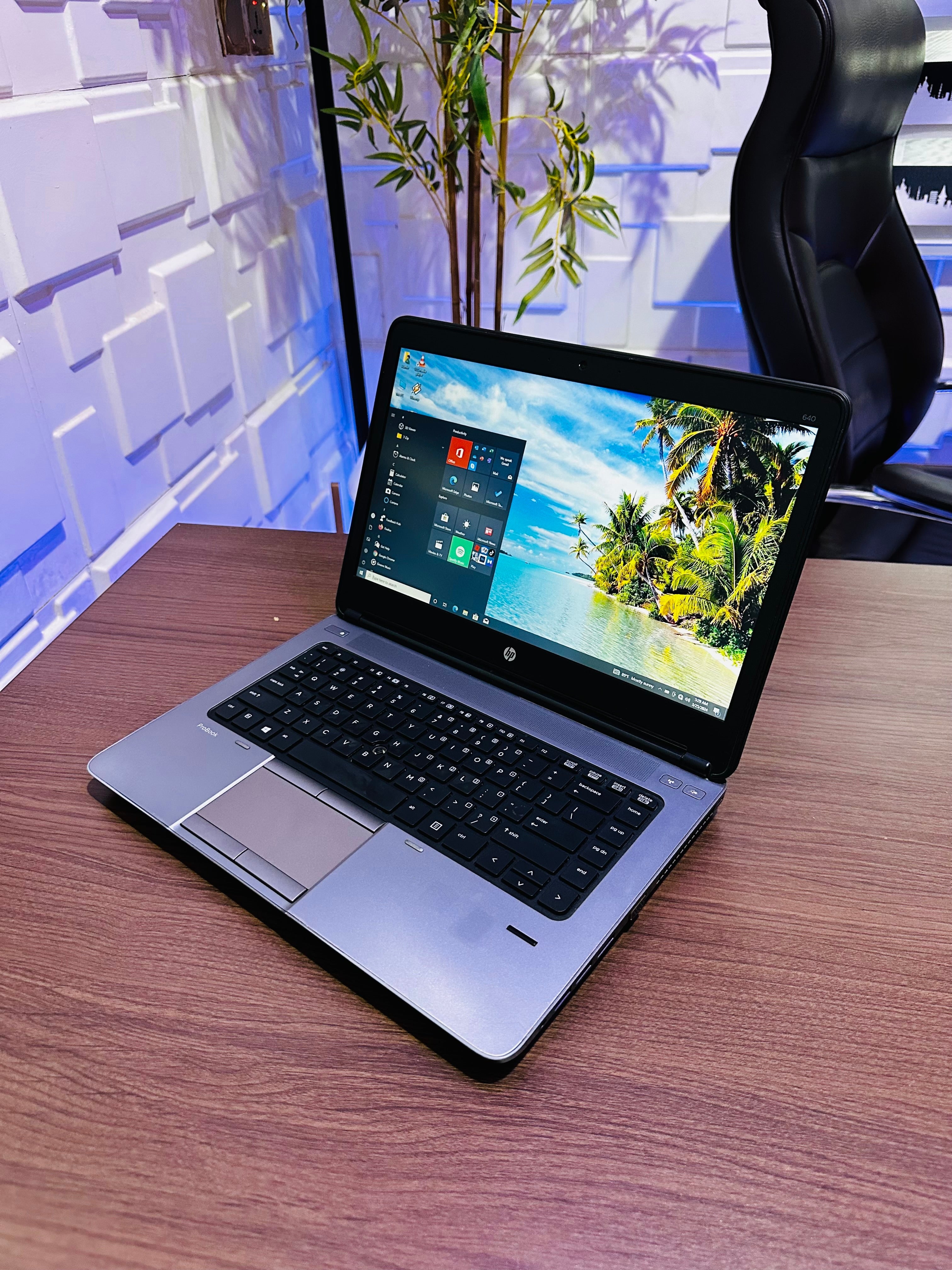 HP 645 G1 - AMD A4 - 256GB SSD - 8GB RAM