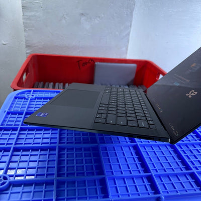 Dell Precision 5570 - 12th Gen. Intel Core i7 - 512GB SSD - 32GB RAM - 4GB NVIDIA RTX A1000 - 4K Display - Touchscreen