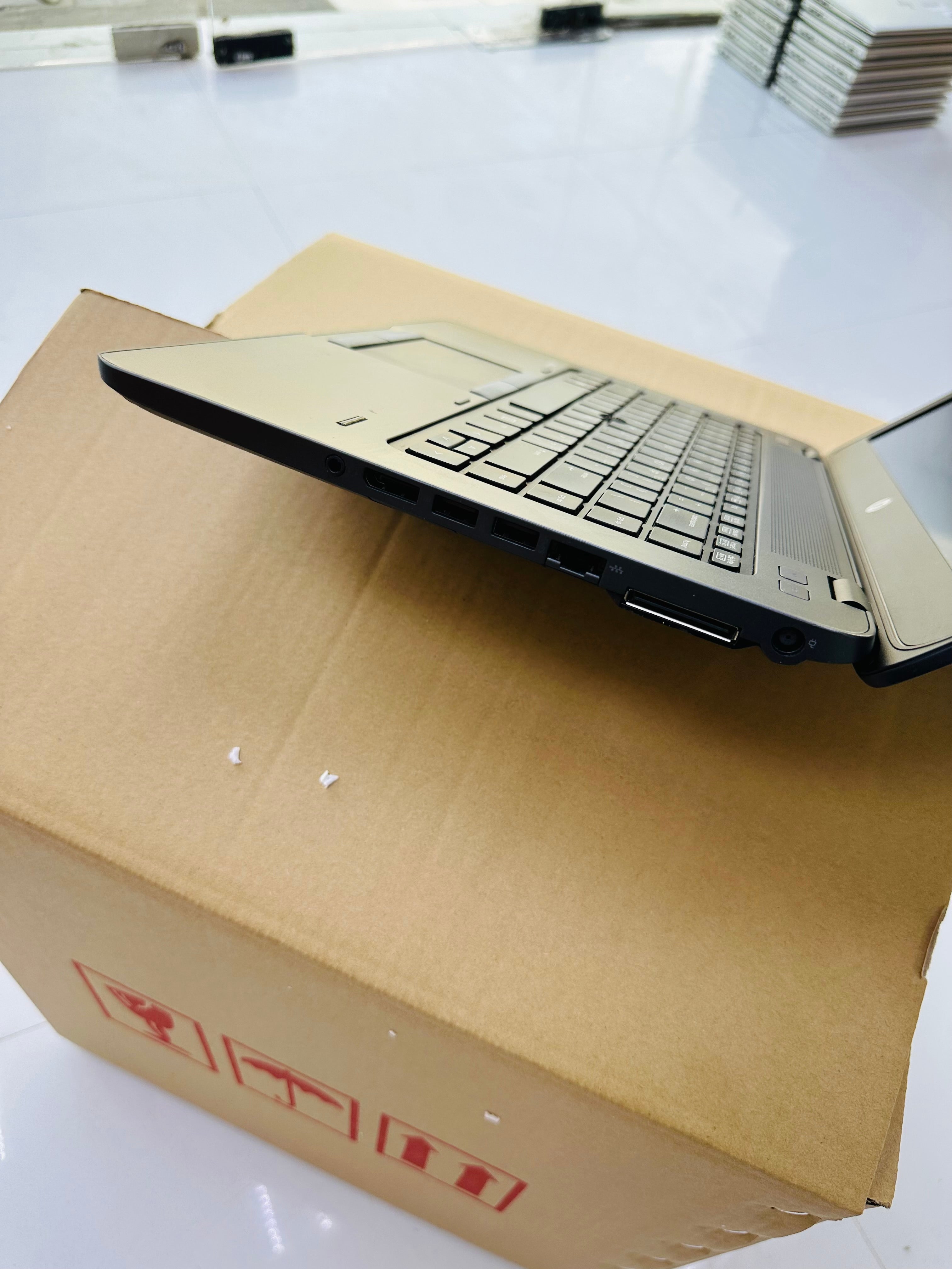 HP ZBook 14 G2 | Core i7 | 8GB RAM | 256GB SSD | 1GB Graphics | Backlit Keyboard