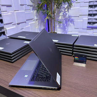 HP zBook Studio G5 - 9th Intel Core i7 - 512GB SSD - 16GB RAM - 4GB Dedicated Nvidia Quadro - keyboard Light