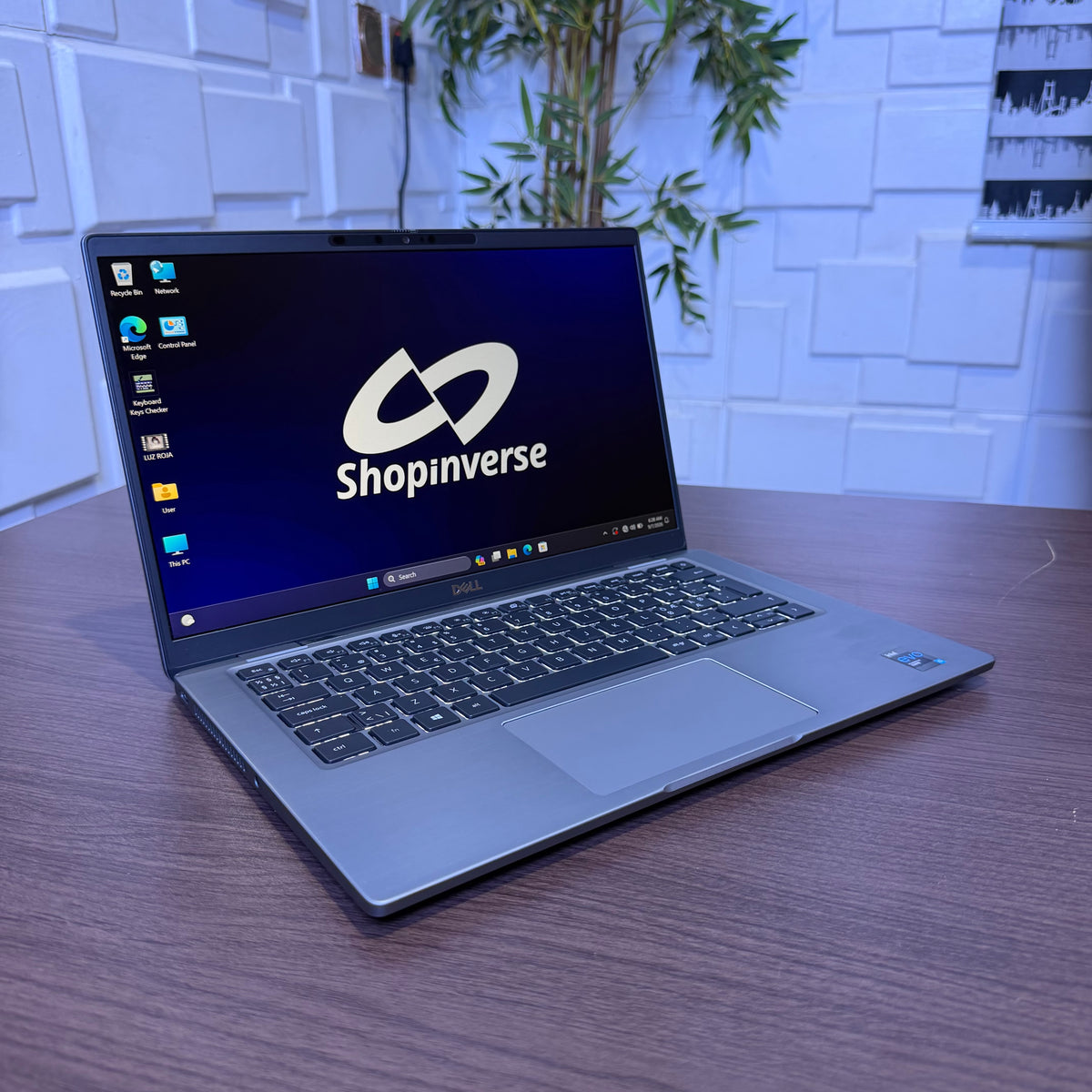 Dell Latitude 7420 | 11th Gen Core i5 | 16GB RAM | 256GB SSD | Full HD | Backlit Keyboard | Minor Scratch