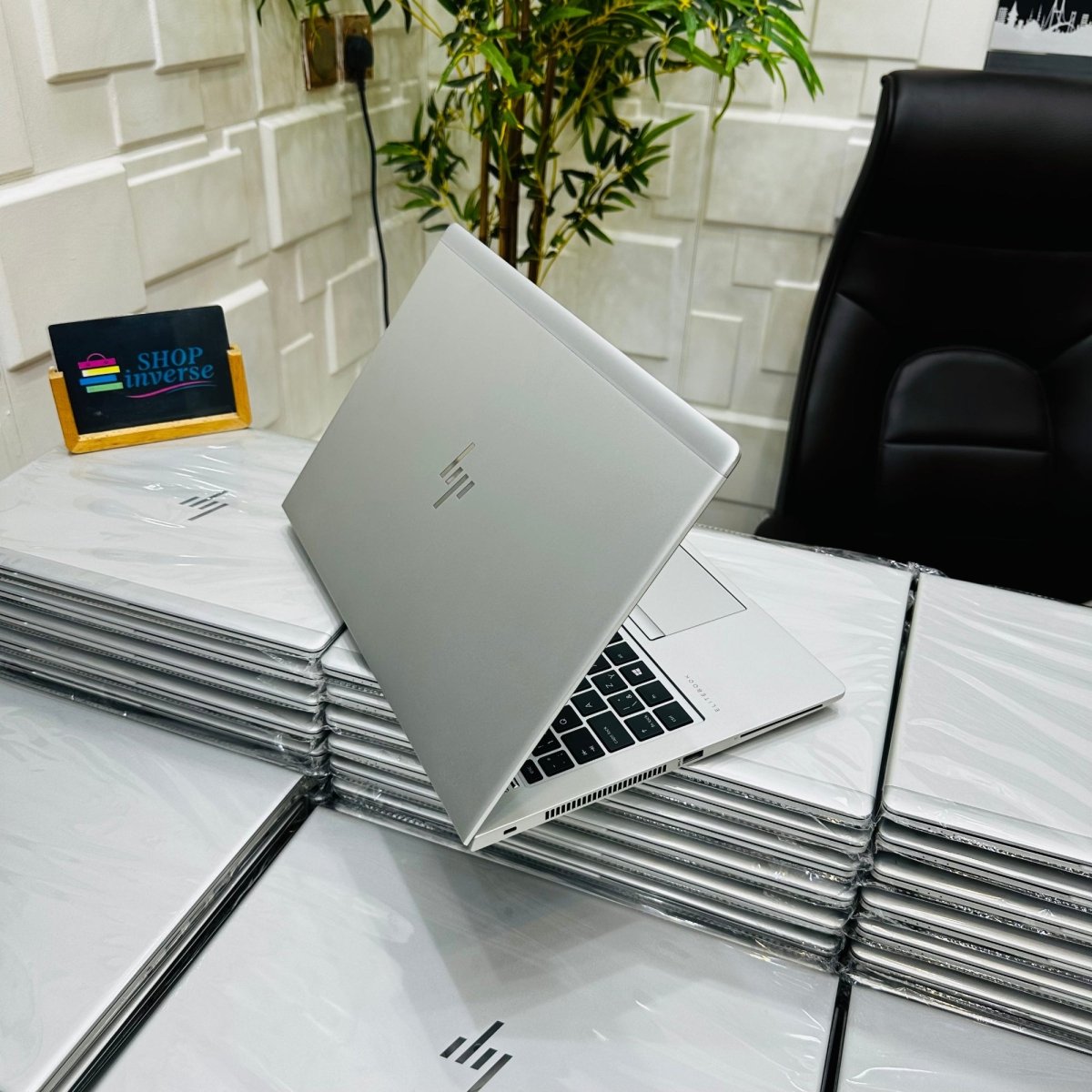 HP EliteBook 840 G5 - 7th Gen. Intel Core i5 - 256GB SSD - 8GB RAM - Keypad Light