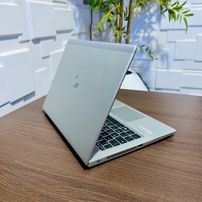 HP EliteBook 830 G5 - 8th Gen. Intel Core i5 - 256GB SSD - 8GB RAM - Keypad Light