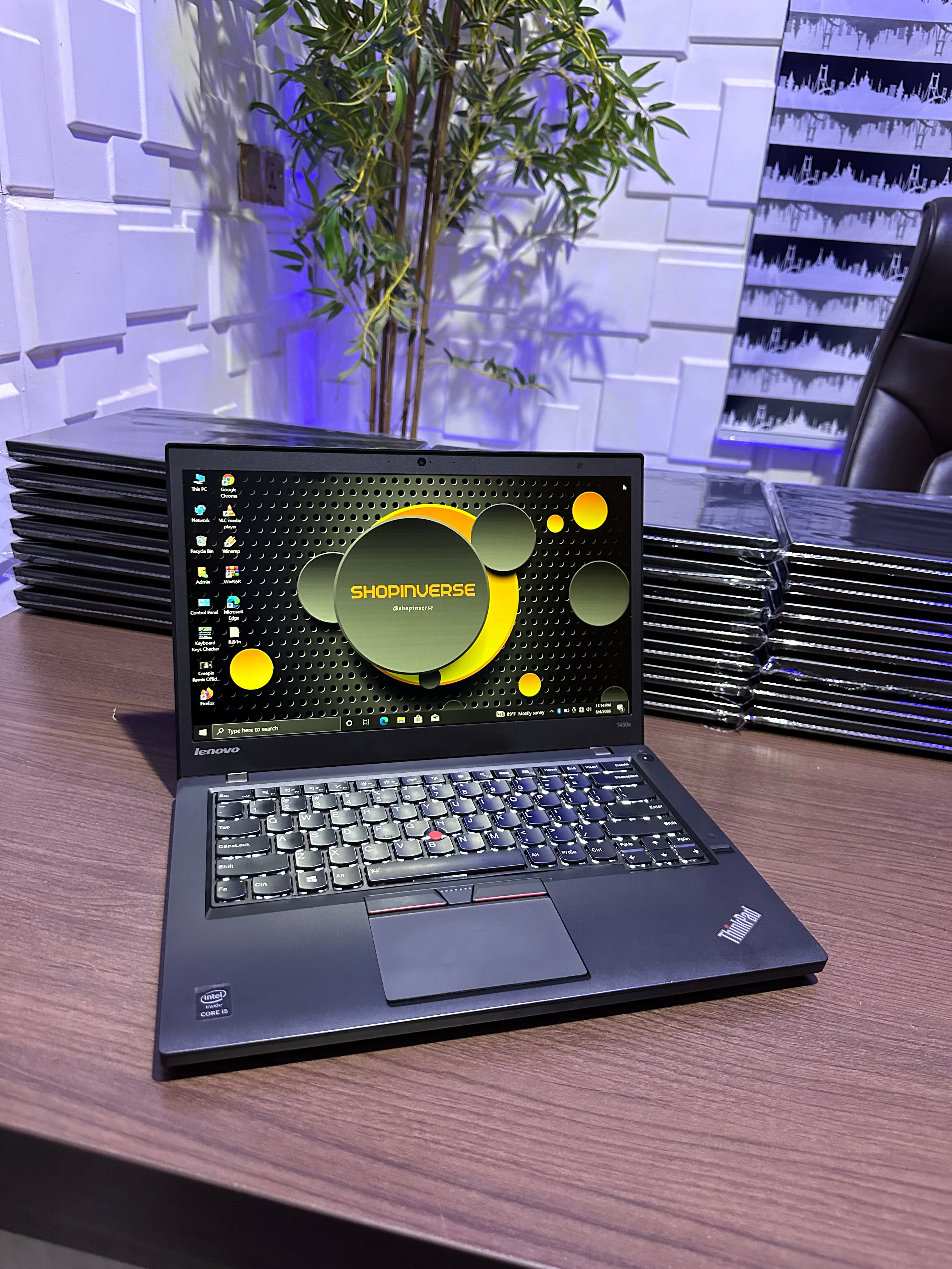 Lenovo Thinkpad T450 - Intel Core i5 - 256GB SSD - 8GB RAM - Touchscreen - (Minor body dent)