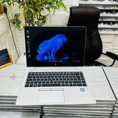 HP EliteBook 840 G5 - 7th Gen. Intel Core i5 - 256GB SSD - 8GB RAM - Keypad Light