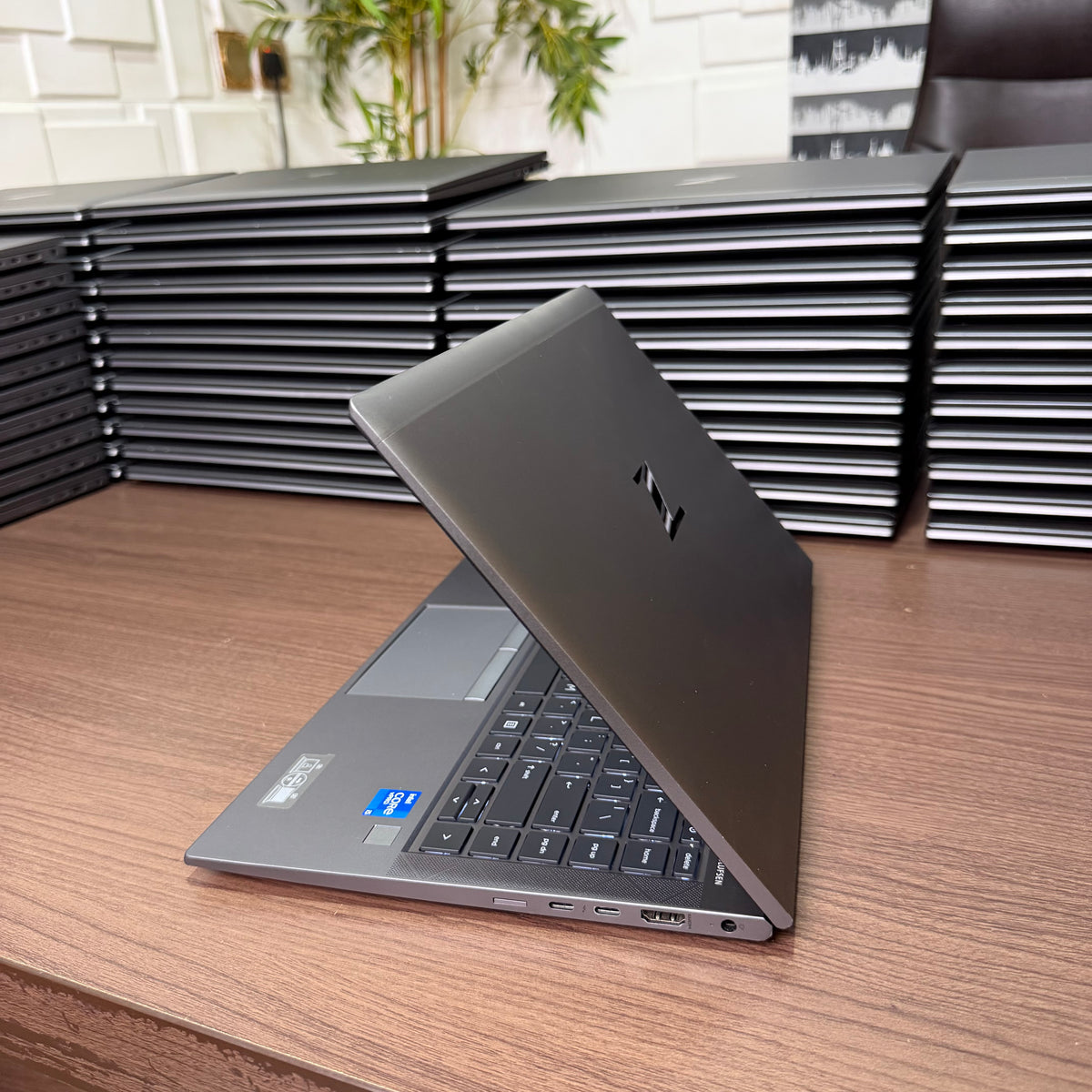 HP ZBook Firefly 14 G8 | 11th Gen Core i5 | 16GB RAM | 256GB SSD | Backlit Keyboard
