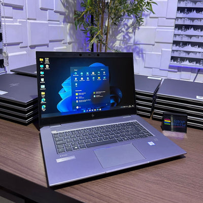 HP zBook Studio G5 - 8th Intel Core i7 - 512GB SSD - 16GB RAM - 4GB Nvidia Quadro - keyboard Light