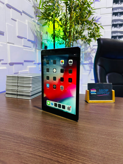 Apple iPad Air - 16GB - WiFi - Space Grey