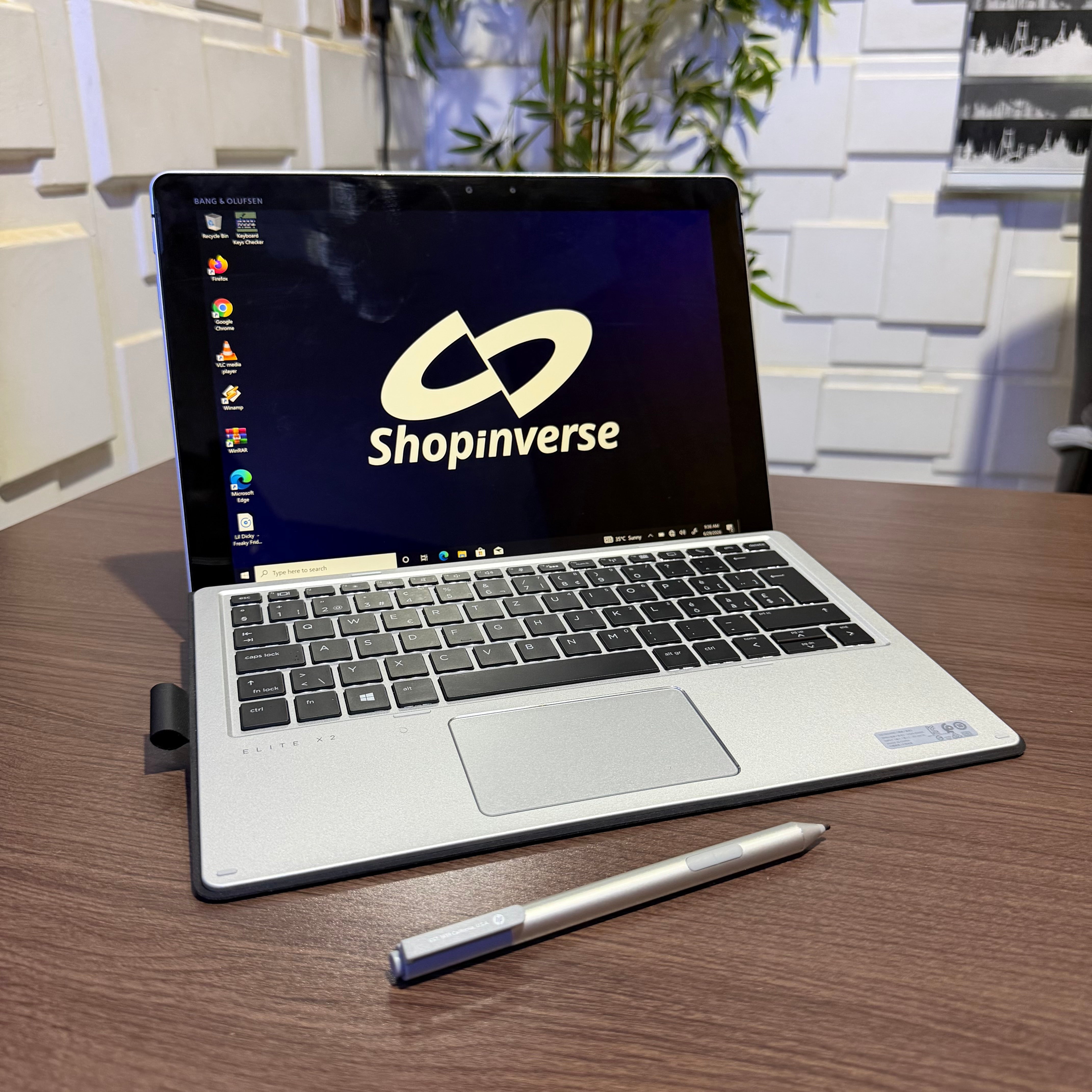 HP Elite x2 1012 G2 | 7th Gen Core i5 | 8GB RAM | 256GB SSD | Touchscreen | Backlit Keyboard