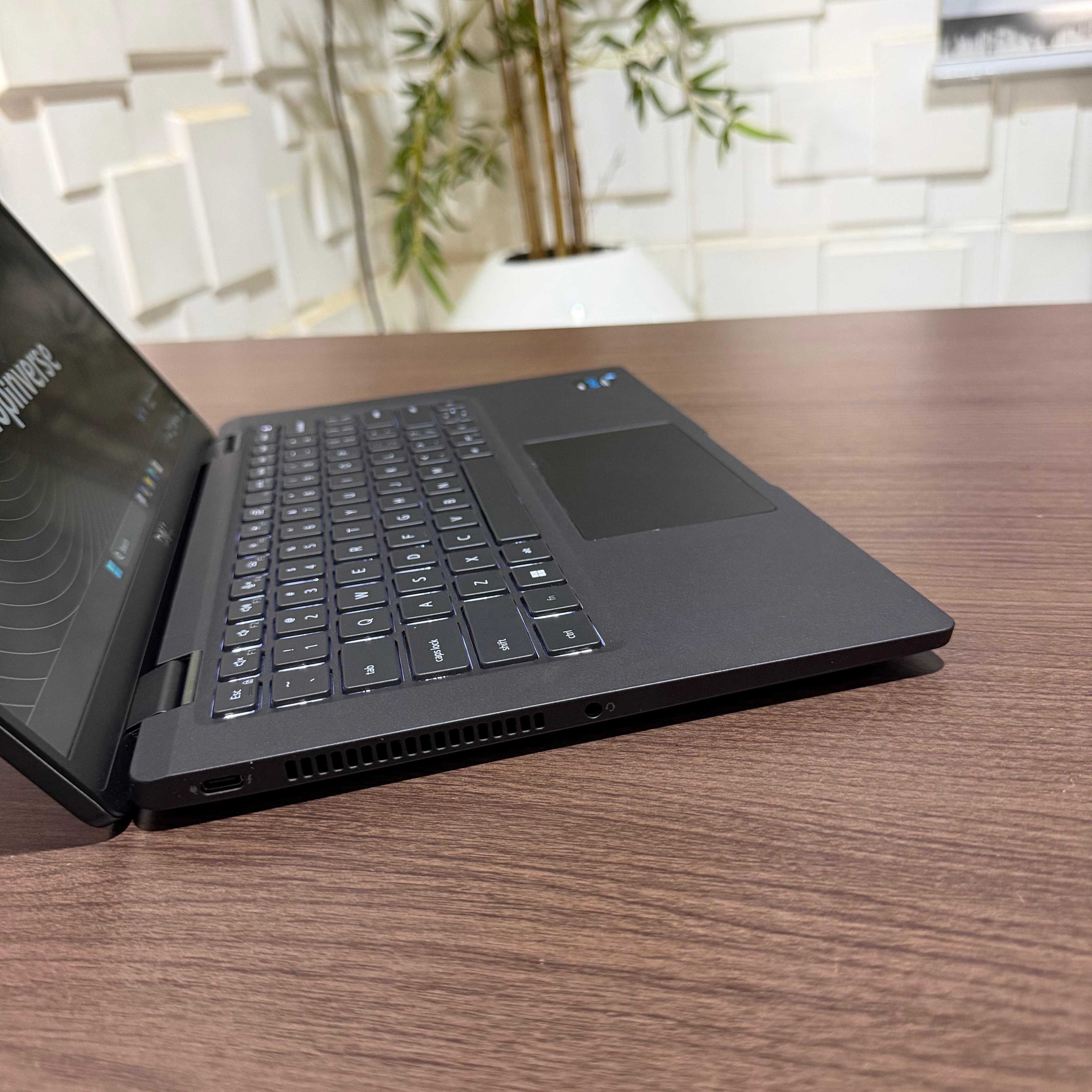 Dell Latitude 7420 | 11th Gen Core i5 | 16GB RAM | 256GB SSD | Backlit Keyboard