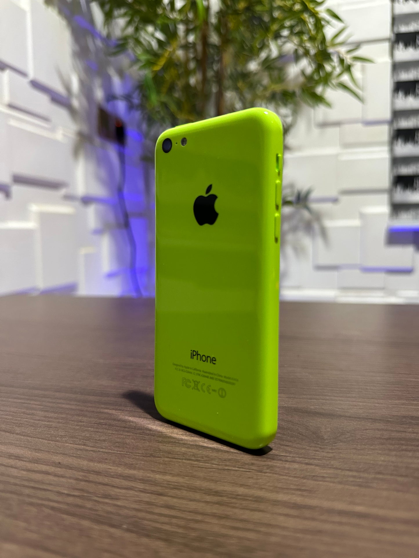 8GB Apple iPhone 5c - Green