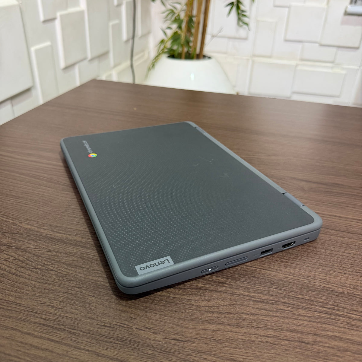 Lenovo 300e Yoga Chromebook Gen 4 | MediaTek Kompanio 520 | 8GB RAM | 64GB eMMC | Touchscreen