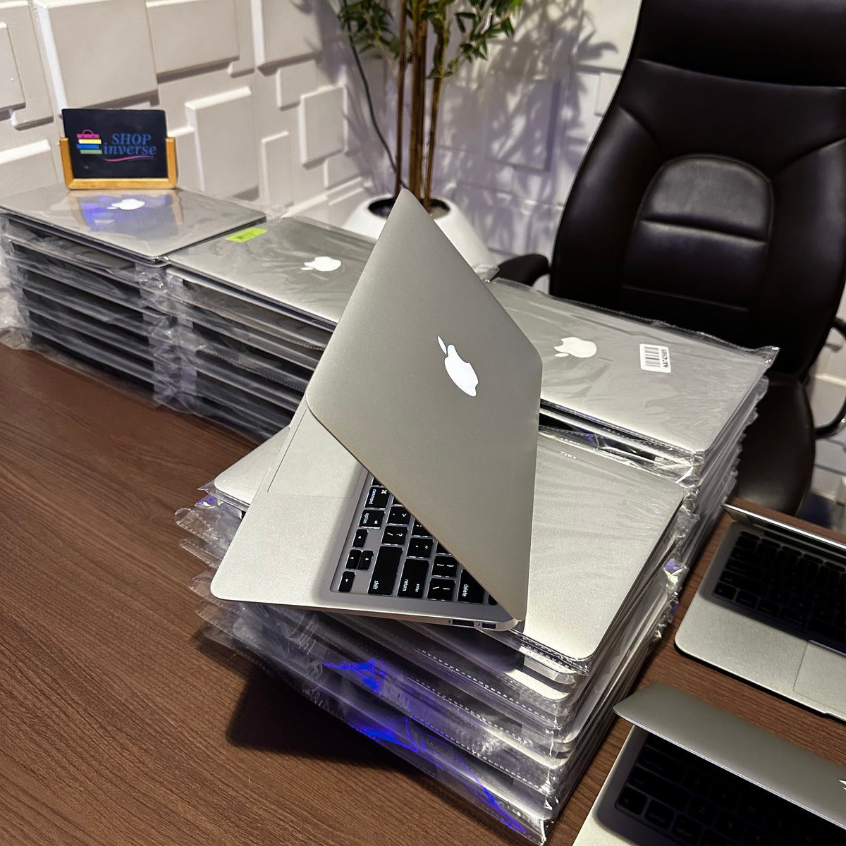 2012 Apple MacBook Air A1465 | Intel Core i5 | 4GB RAM | 64GB SSD | Backlit Keyboard