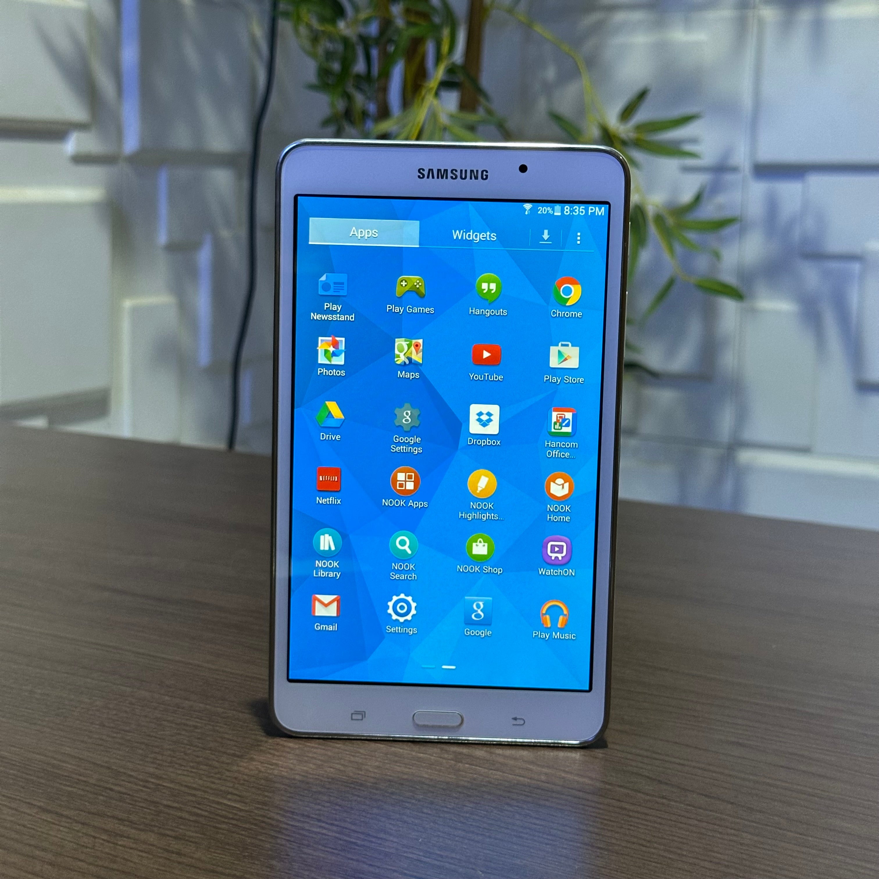 8GB Samsung Galaxy Tab 4 - White
