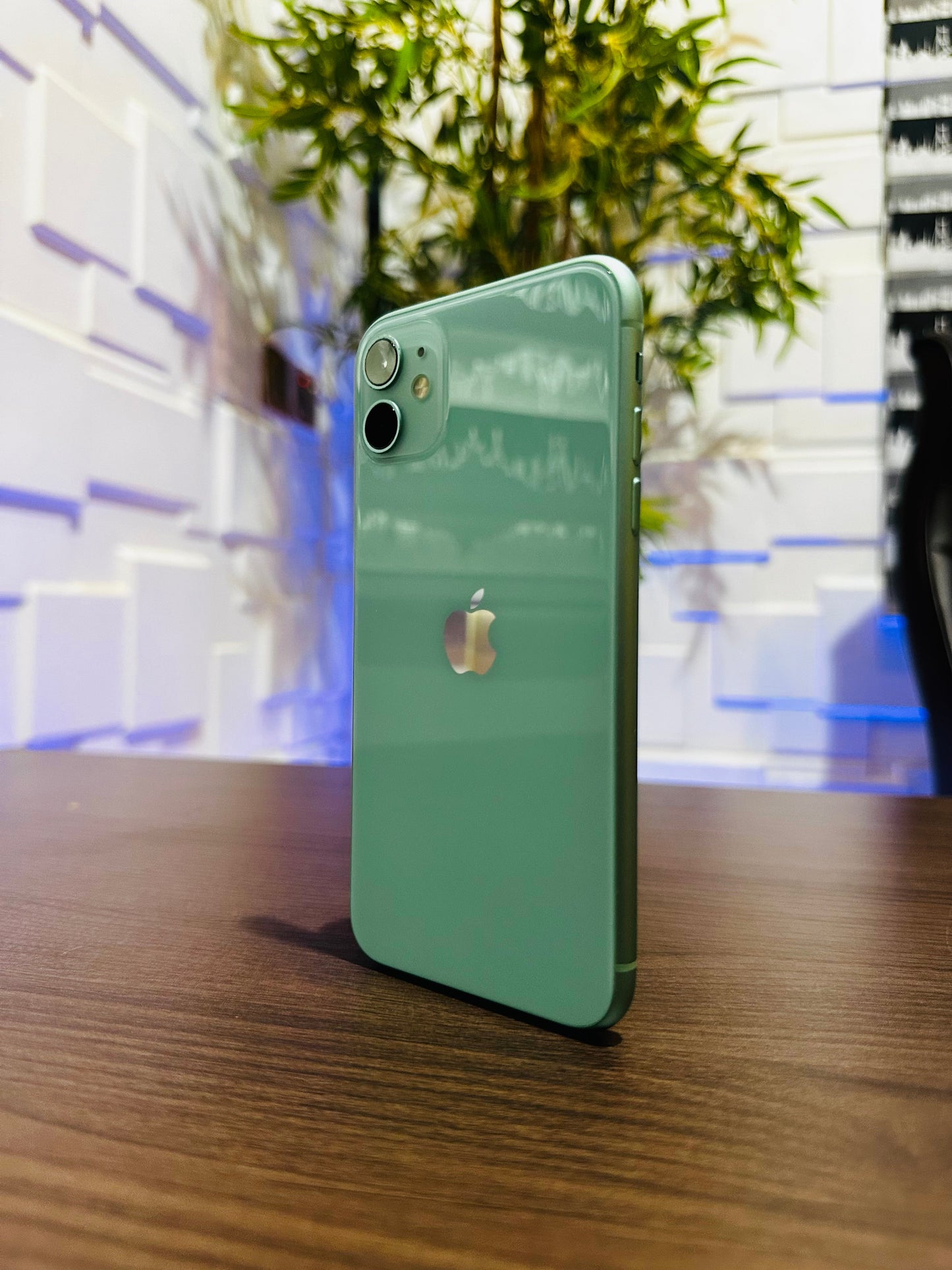 64GB Apple iPhone 11 - Green