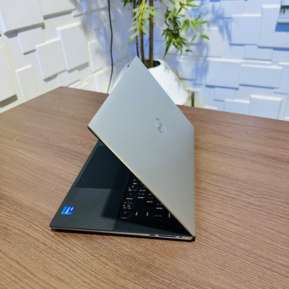 Dell XPS 15 9520 - 12th Gen Intel Core i7 - 512GB SSD - 16GB RAM - 4GB Nvidia GeForce GTX 3050 - 4K Display - Touchscreen - Keyboard Light