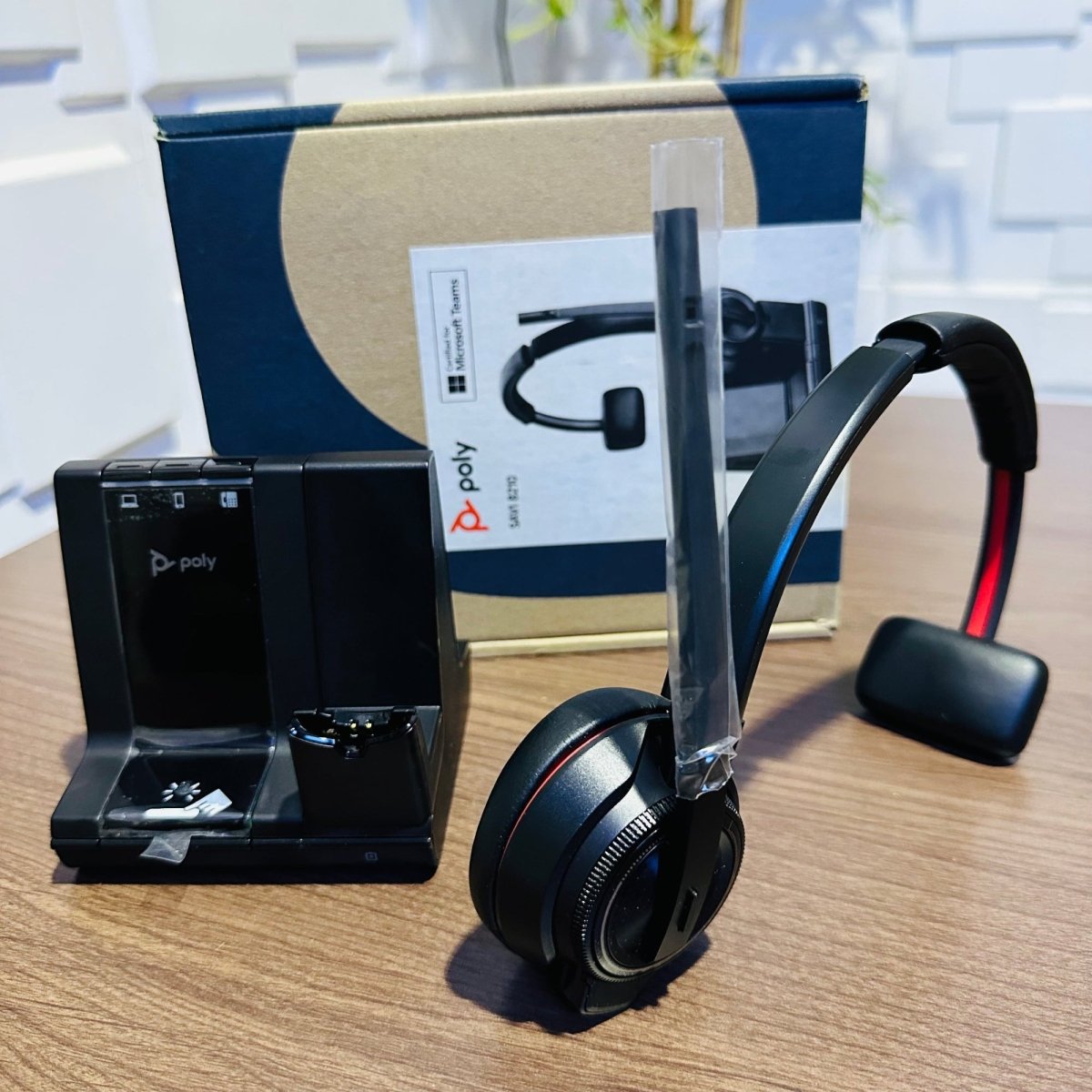 Poly Savi 8210 Wireless Dect Headset