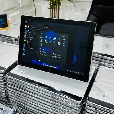 HP Elite x2 1012 G2 - 7th Gen. Intel Core i5 - 256GB SSD - 16GB RAM - Keypad Light - Touchscreen - Face ID