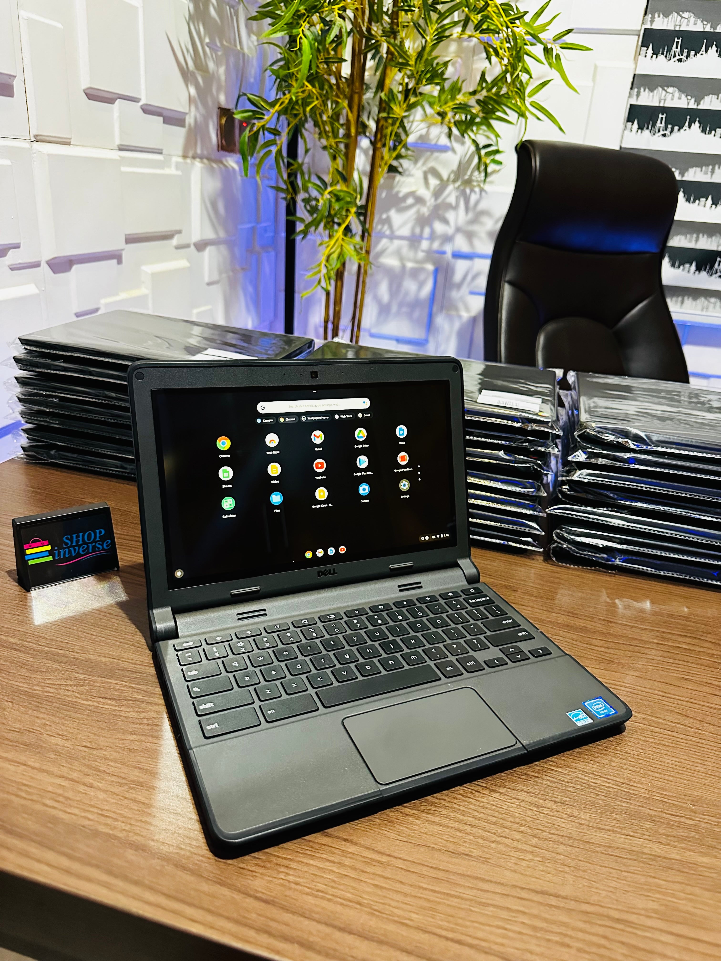 Dell Chromebook 11 - Intel Celeron N2840 - 16GB eMMC - 4GB RAM - Touchscreen - (Minor body dent)