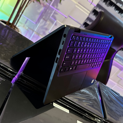 Dell Latitude 5300 2 - in - 1 - 8th Gen. Intel Core i7 - 256GB SSD - 8GB RAM - Touchscreen - Keyboard Light