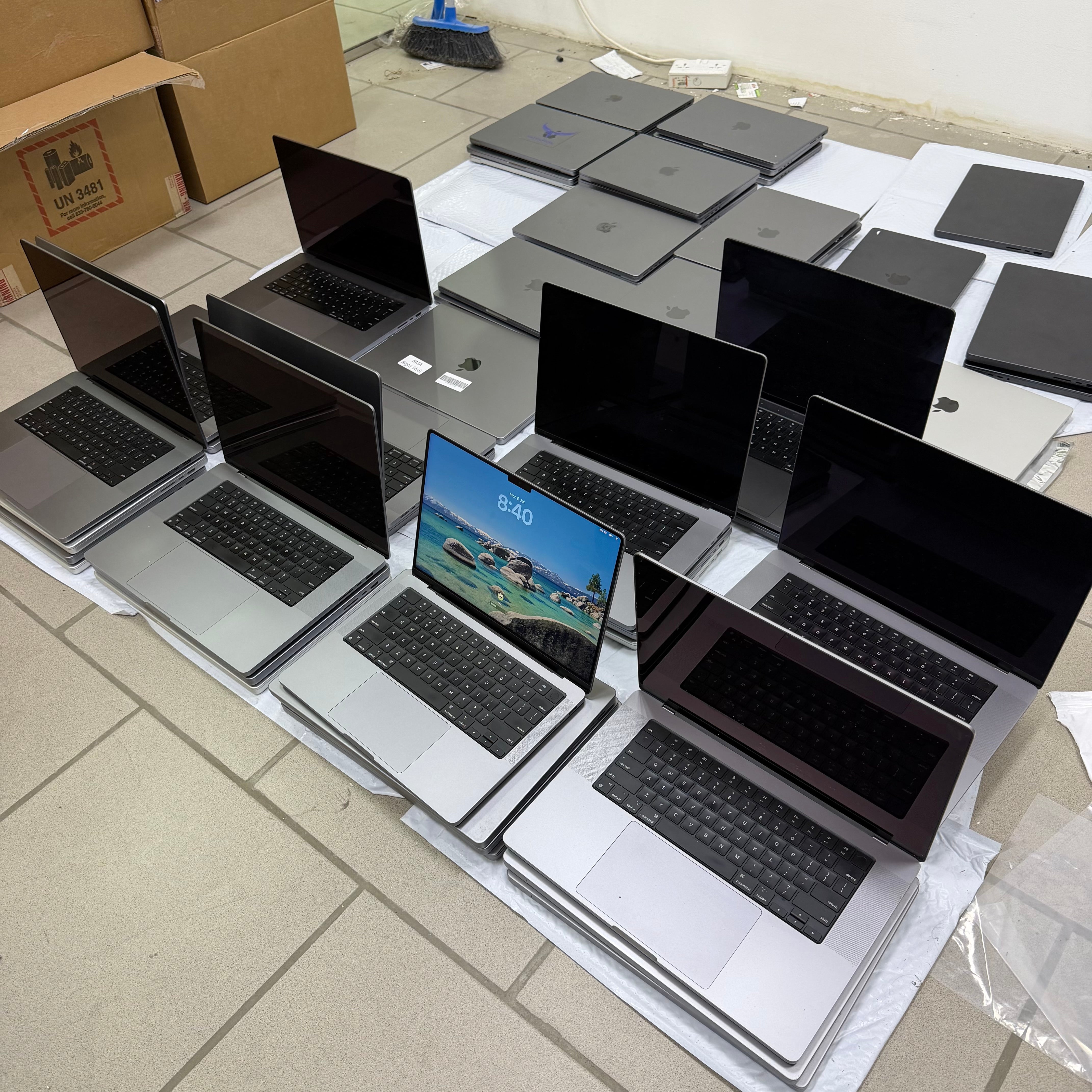 Apple MacBook Pro 14-inch (2021) | Apple M1 Pro | 16GB Unified Memory | 512GB SSD | Touch ID | Backlit Keyboard