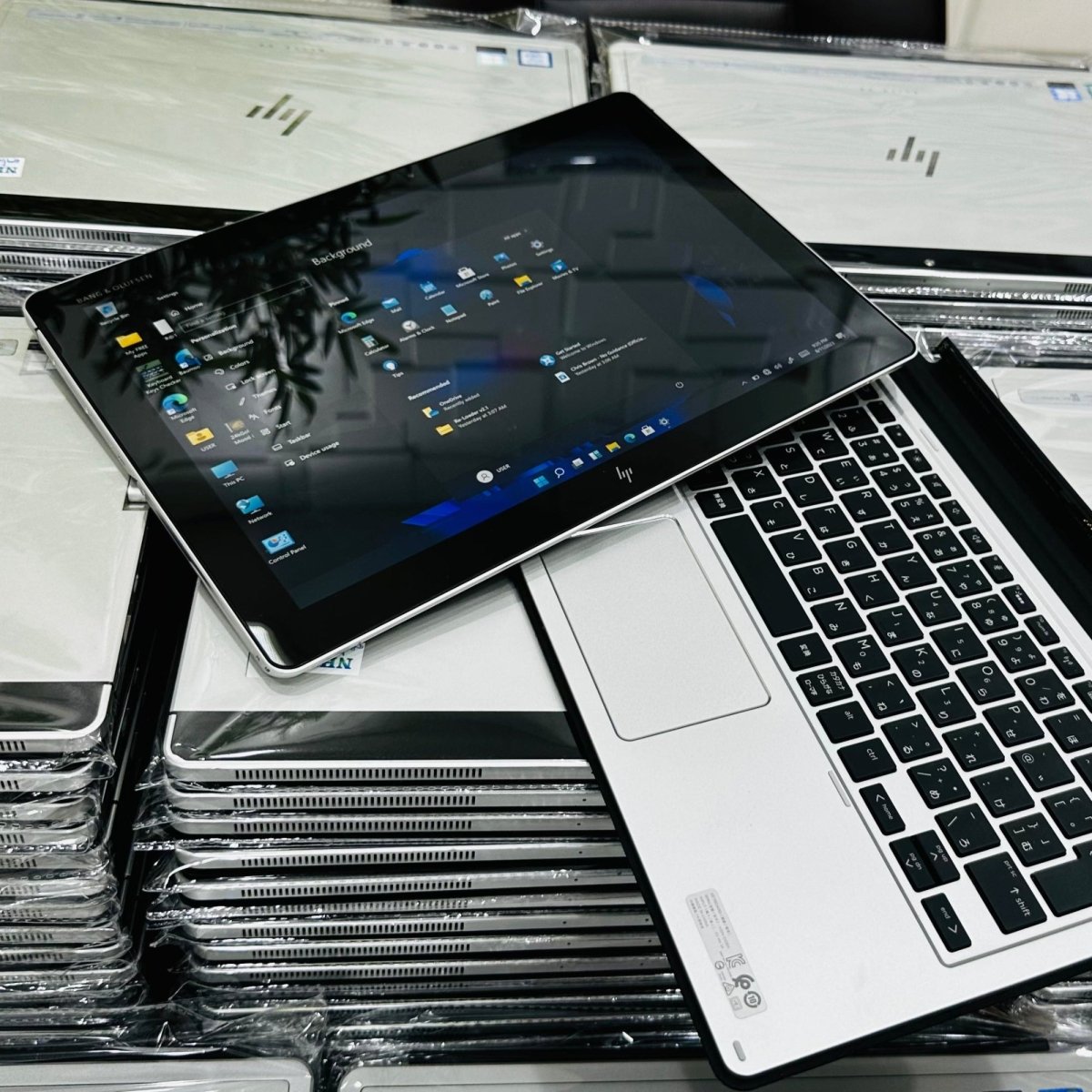 HP Elite x2 1012 G2 - 7th Gen. Intel Core i5 - 256GB SSD - 16GB RAM - Keypad Light - Touchscreen - Face ID