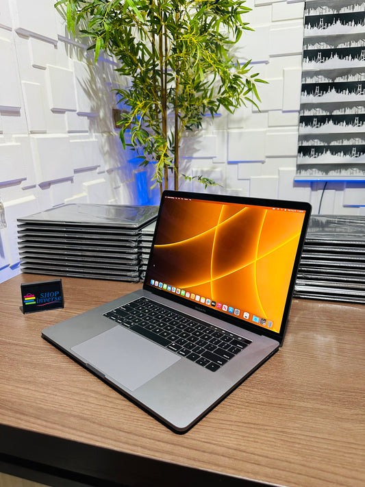 Apple MacBook Pro 2019 - Intel Core i9 - 500GB SSD - 32GB RAM - 4GB Dedicated Graphics - Touch ID - Touch Bar - Keyboard Light