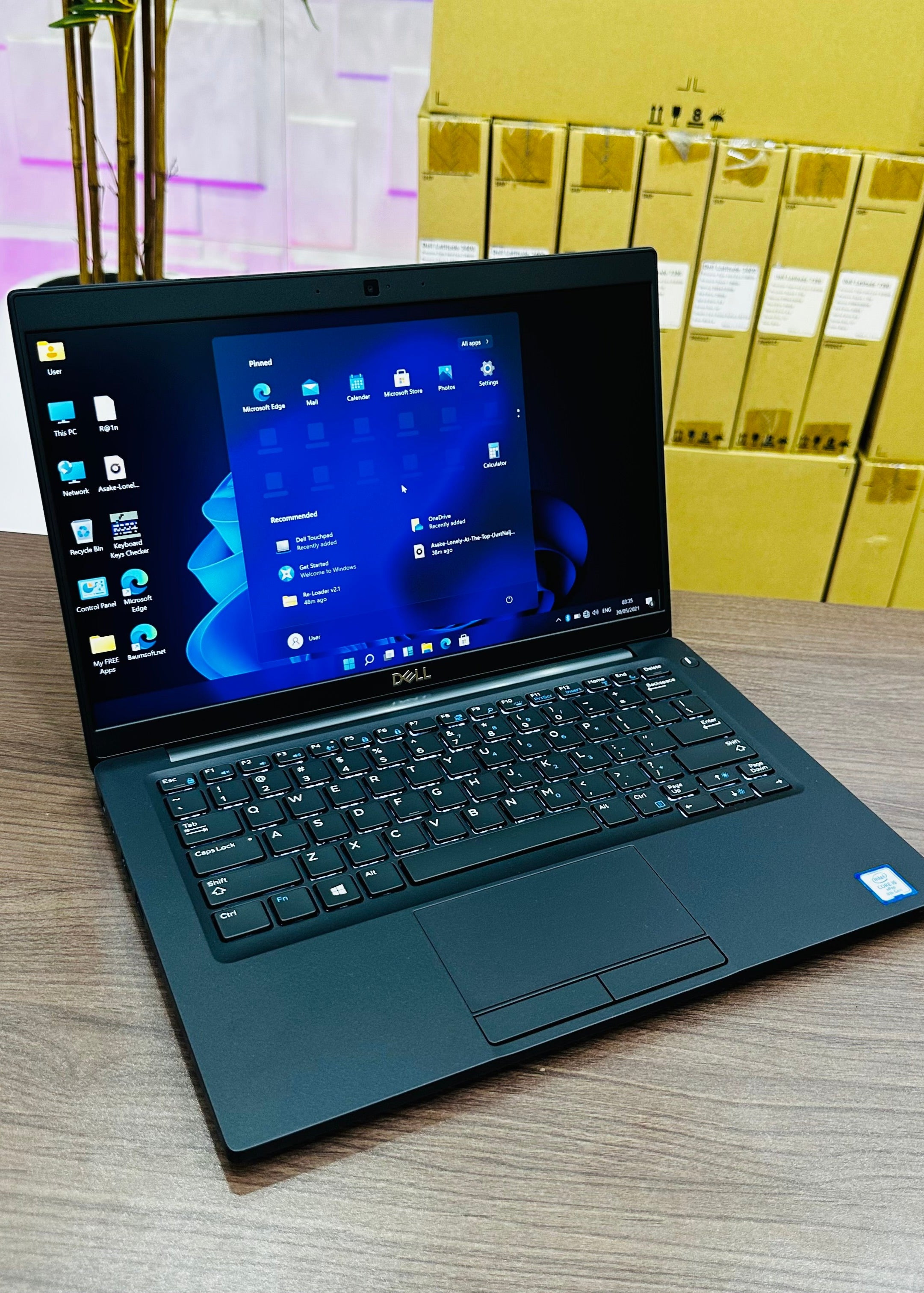 Dell Latitude 7380 - 7th Gen. Intel Core i5 - 256GB SSD - 8GB RAM - Keyboard Light