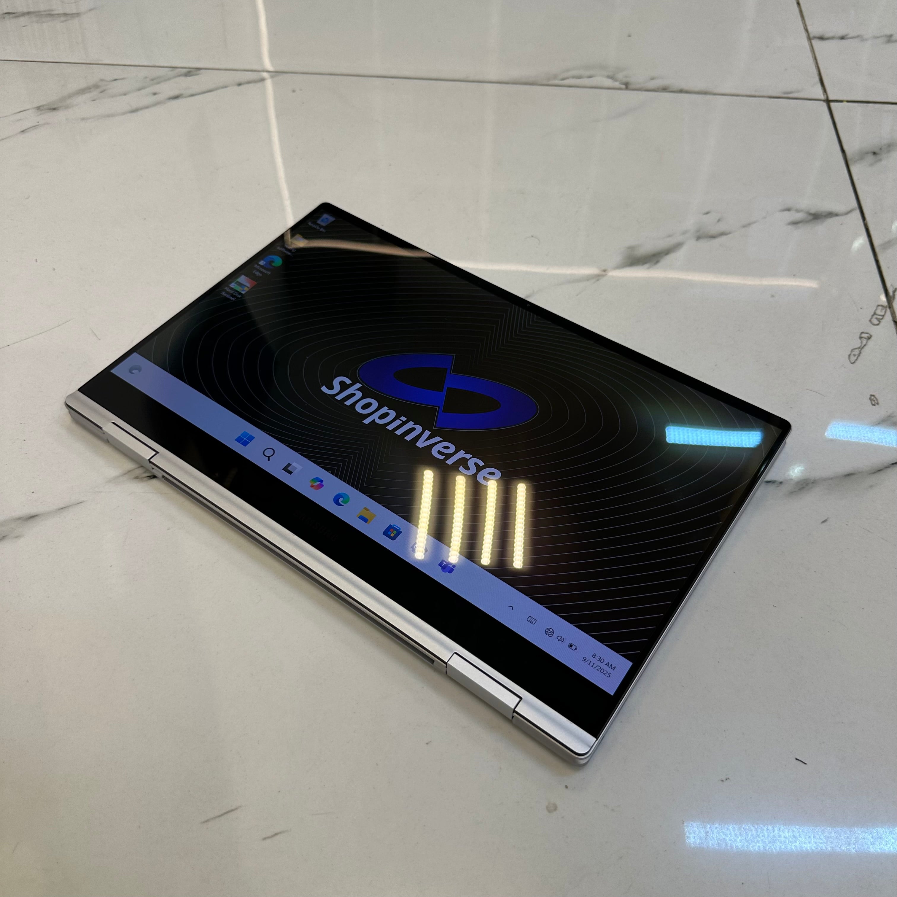 Samsung Galaxy Book 2 Pro 360 - 12th Gen. Intel Core i7 - 512GB SSD - 16GB RAM - Keyboard Light - Touchscreen
